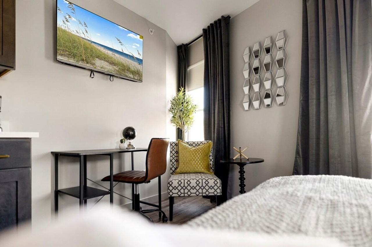 98 Cottage St #1056800P - Photo 2 of 15