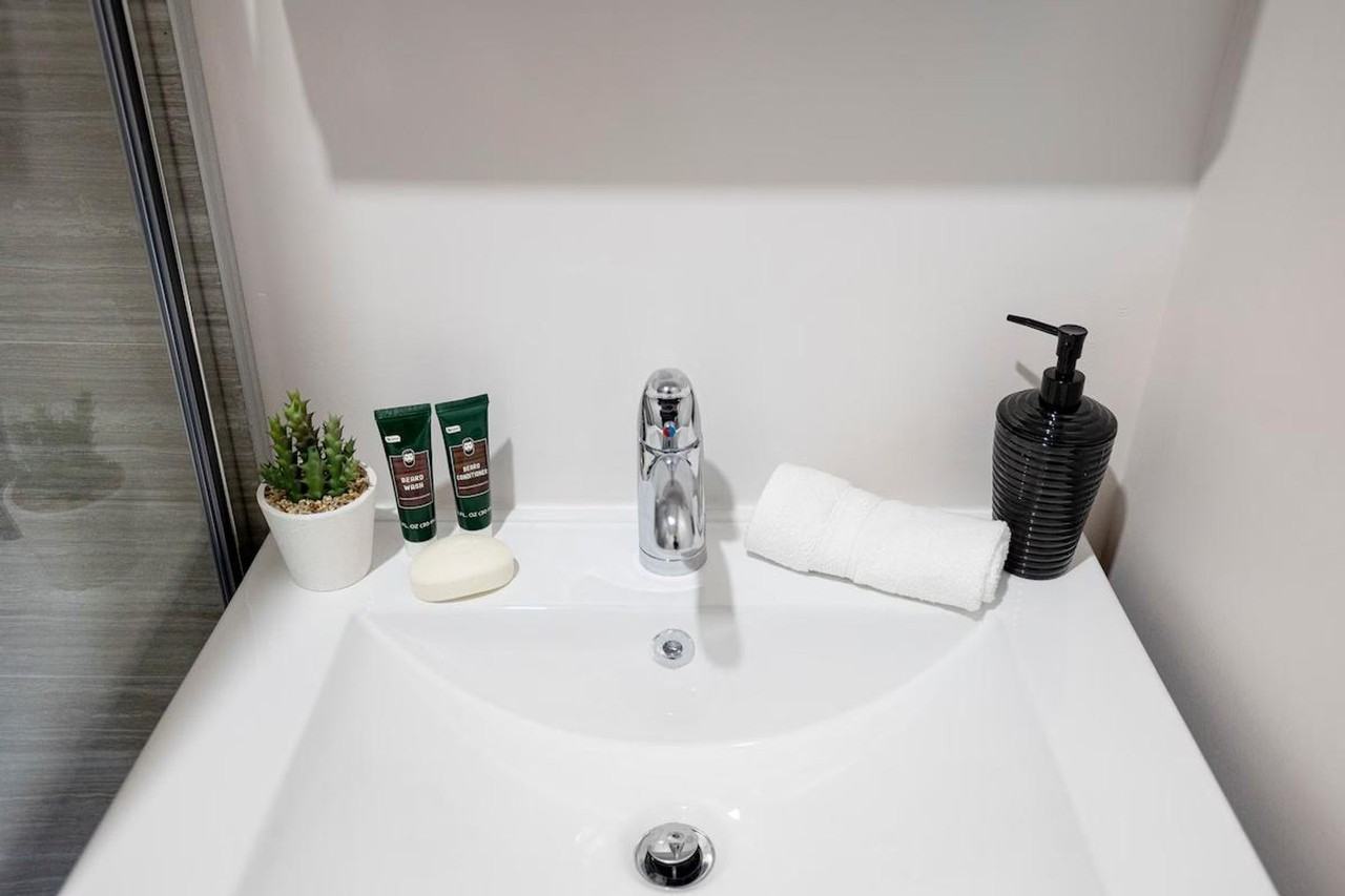 98 Cottage St #1056800P - Photo 6 of 15