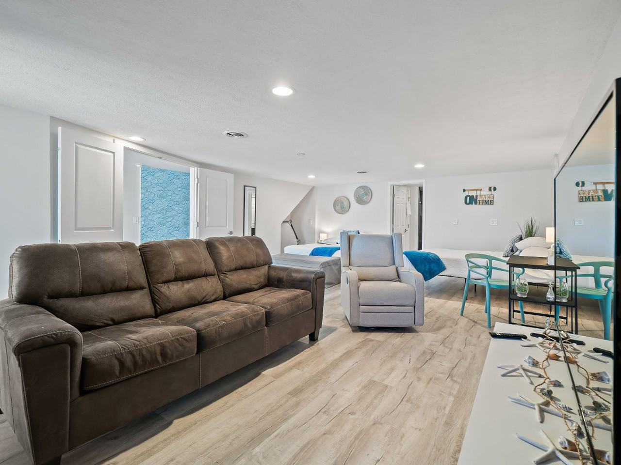 3585 Mong Ave #1061053P - Photo 5 of 40