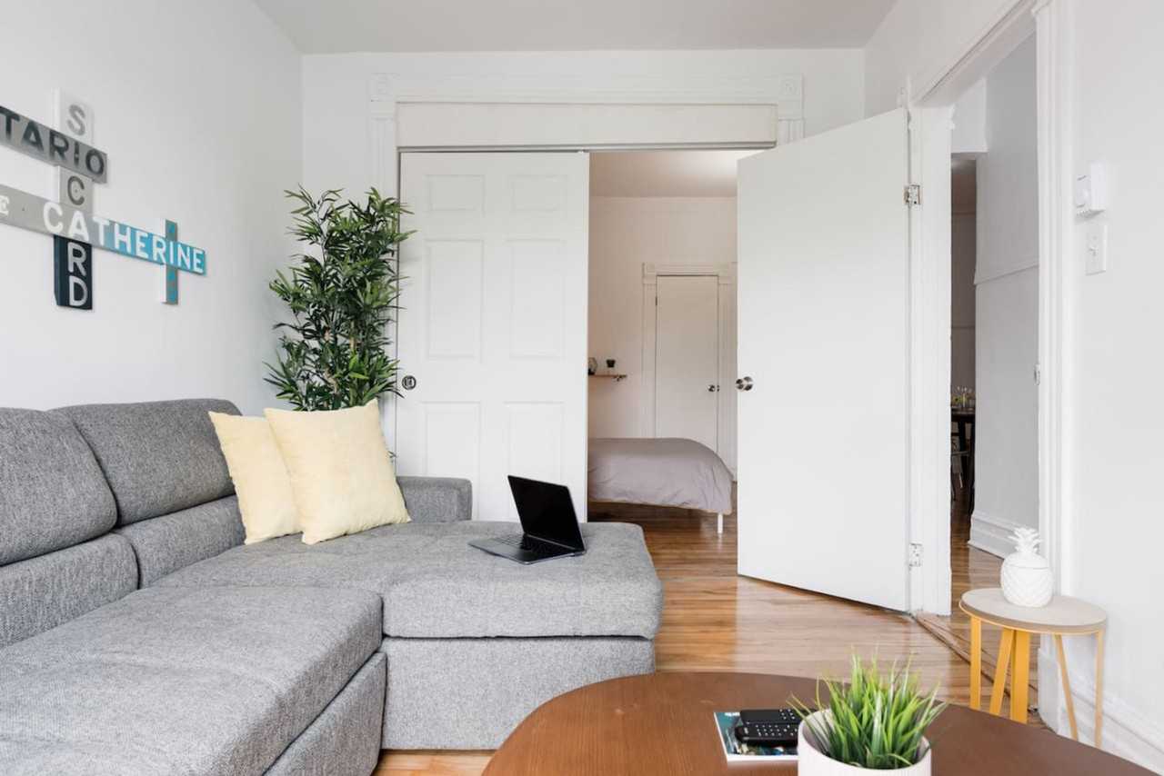 4629 Rue Ontario E #1061579P - Photo 2 of 23