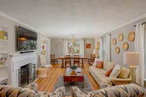 featured image of 1630 S Connell St