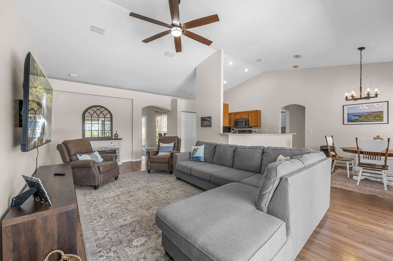 2860 S Courtenay Pkwy #1066580P - Photo 3 of 44