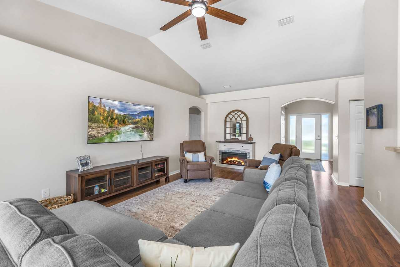 2860 S Courtenay Pkwy #1066580P - Photo 4 of 44