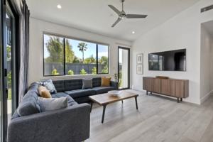 featured image of 1329 Lake Dr