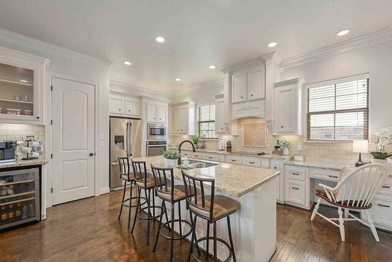 502 Jefferson St #1071602P - Photo 4 of 38