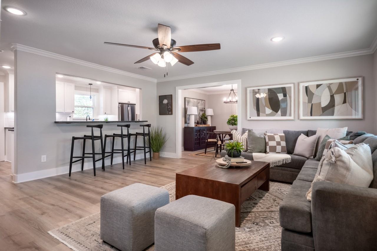 214 Helena Street #1071607P - Photo 3 of 33