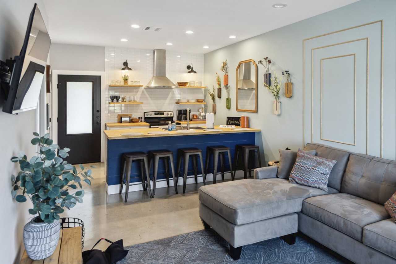 219 West 22nd Street #1072443P - Photo 3 of 23