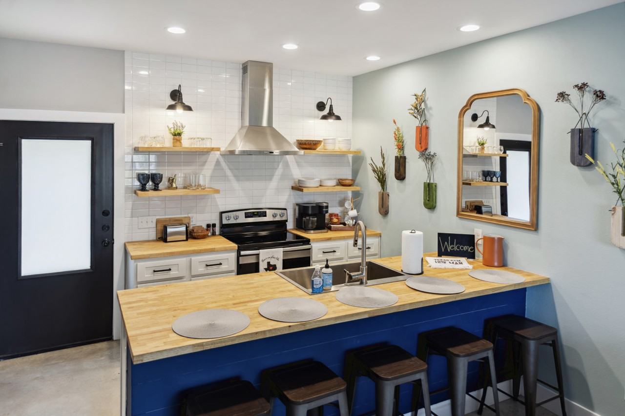 219 W 22nd St #1072443P - Photo 4 of 23