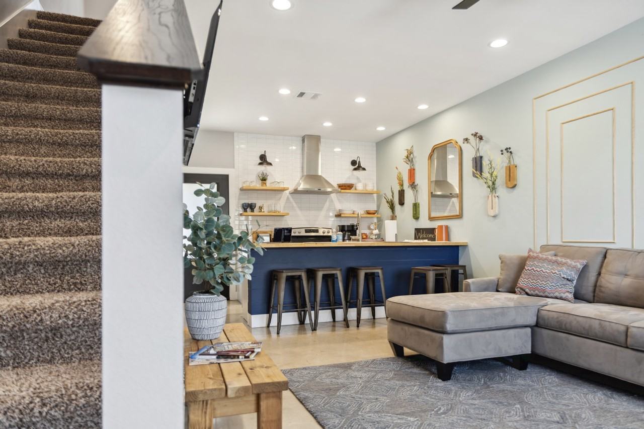 219 W 22nd St #1072443P - Photo 7 of 23