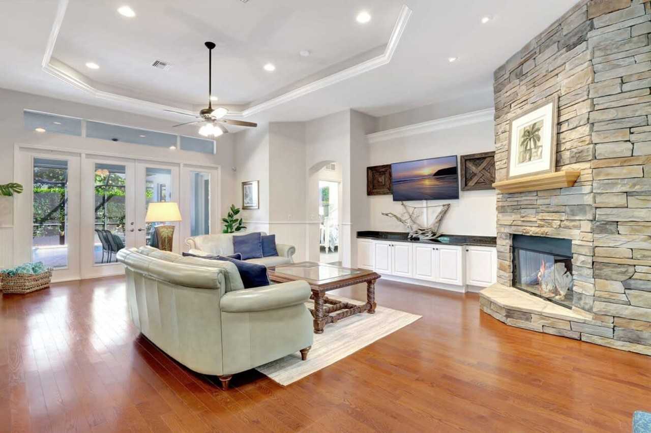 71 3rd St #1073513P - Photo 2 of 36