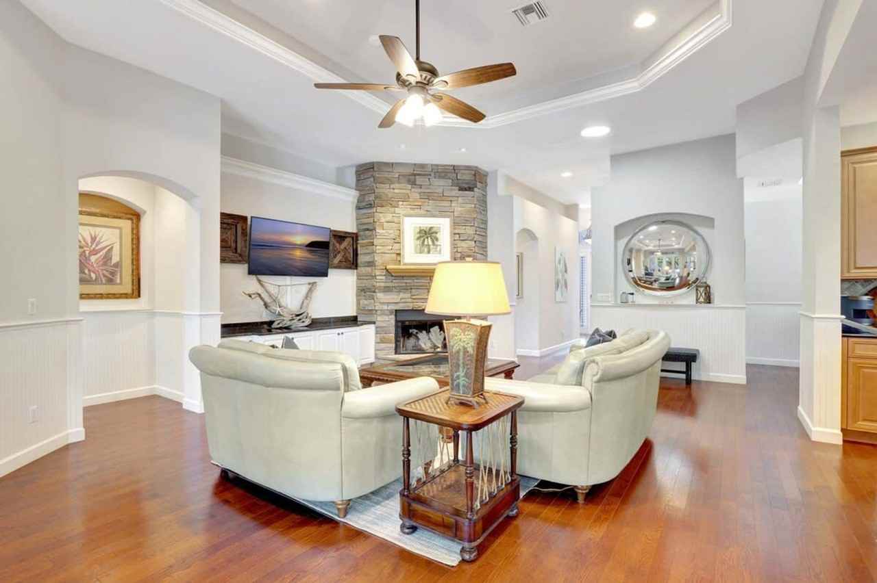 71 3rd St #1073513P - Photo 3 of 36