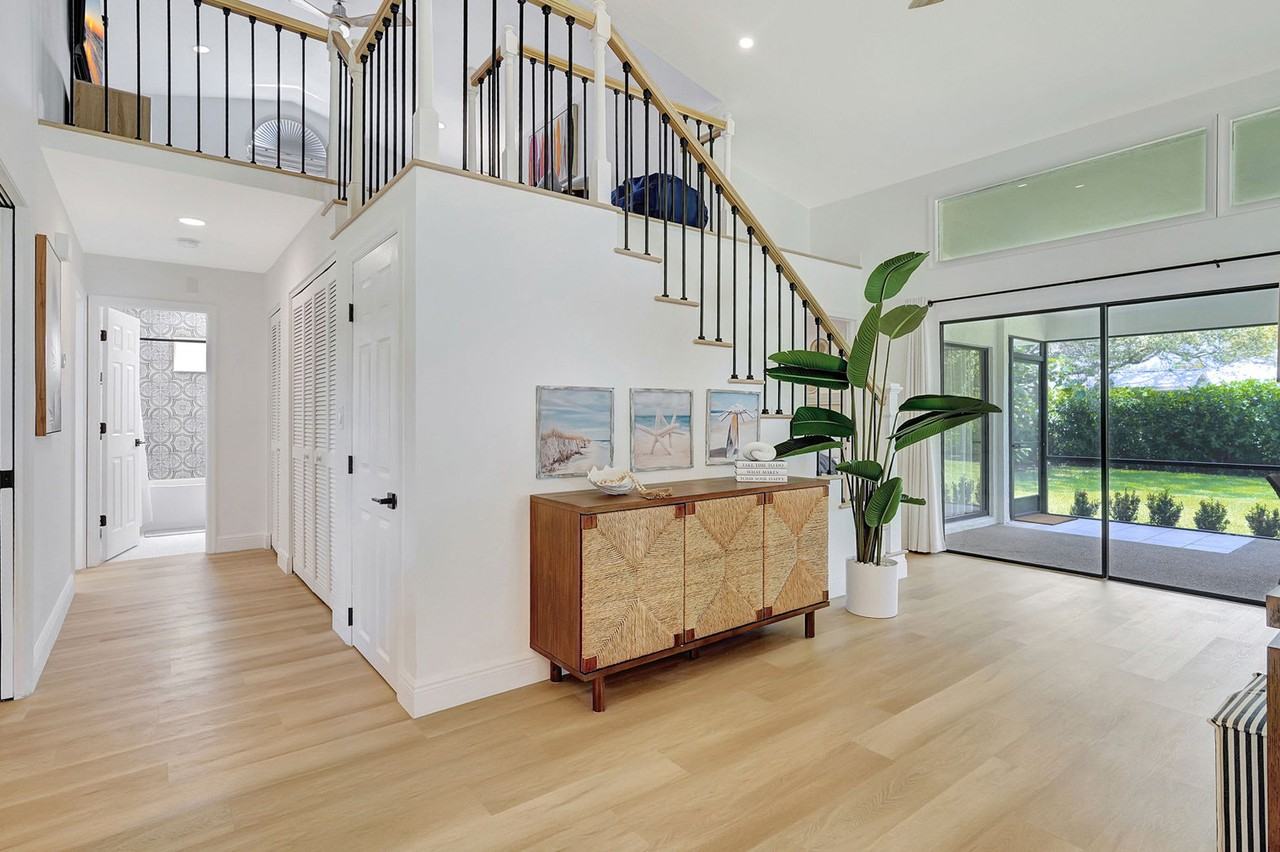 62 8th St #1073526P - Photo 4 of 45