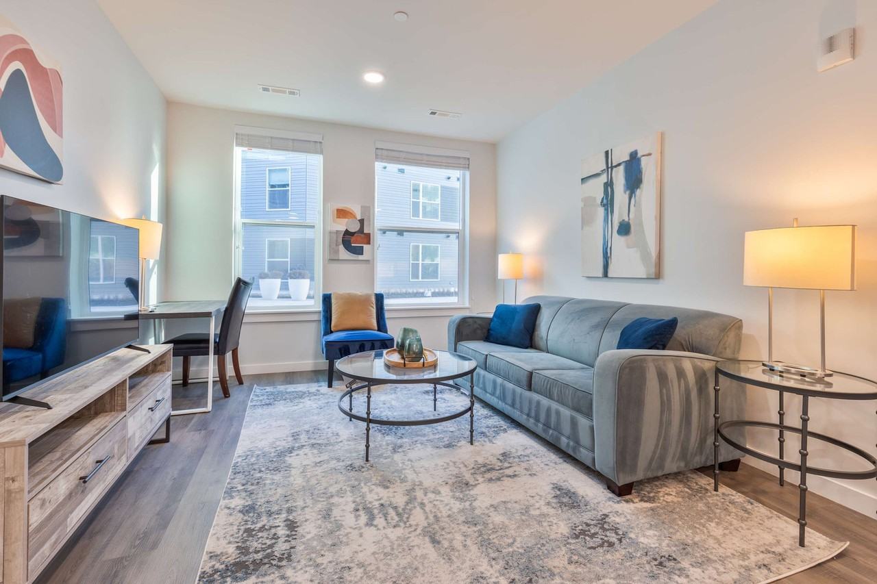 305 Winter St #1073615P - Photo 3 of 17