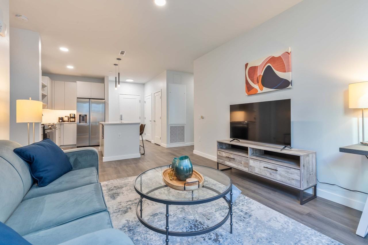 305 Winter St #1073615P - Photo 4 of 17