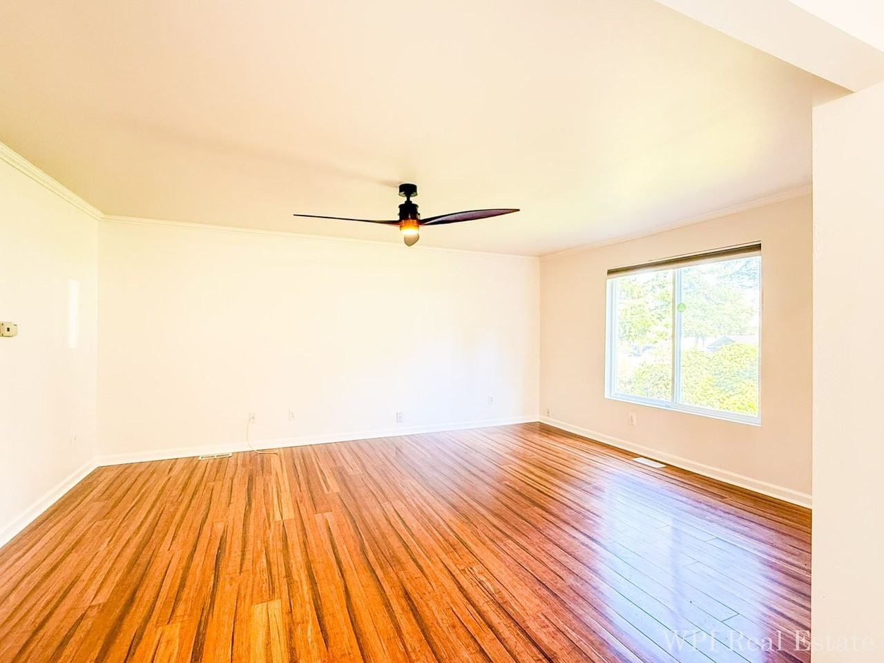 10405 8th Ave Ne - Photo 7 of 19