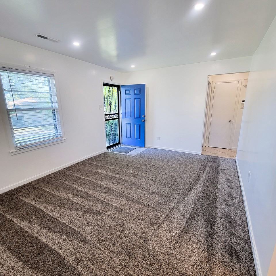 5512 South Benton Avenue - Photo 3 of 19