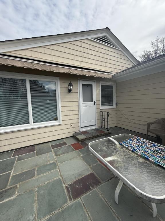 76 Borden Rd - Photo 3 of 18