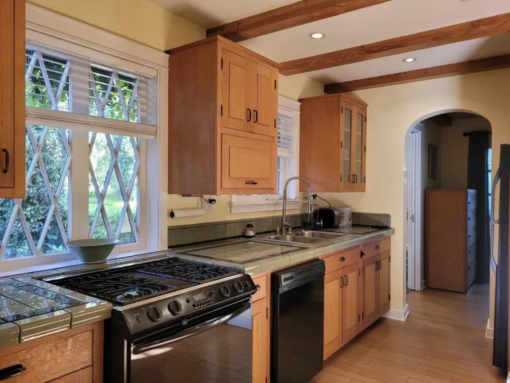 1287 Coast Village Cir - Photo 4 of 17