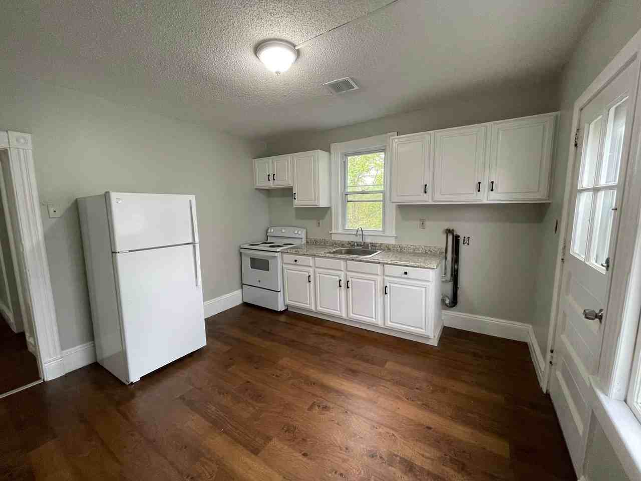 19 Prince St #2R - Photo 7 of 11