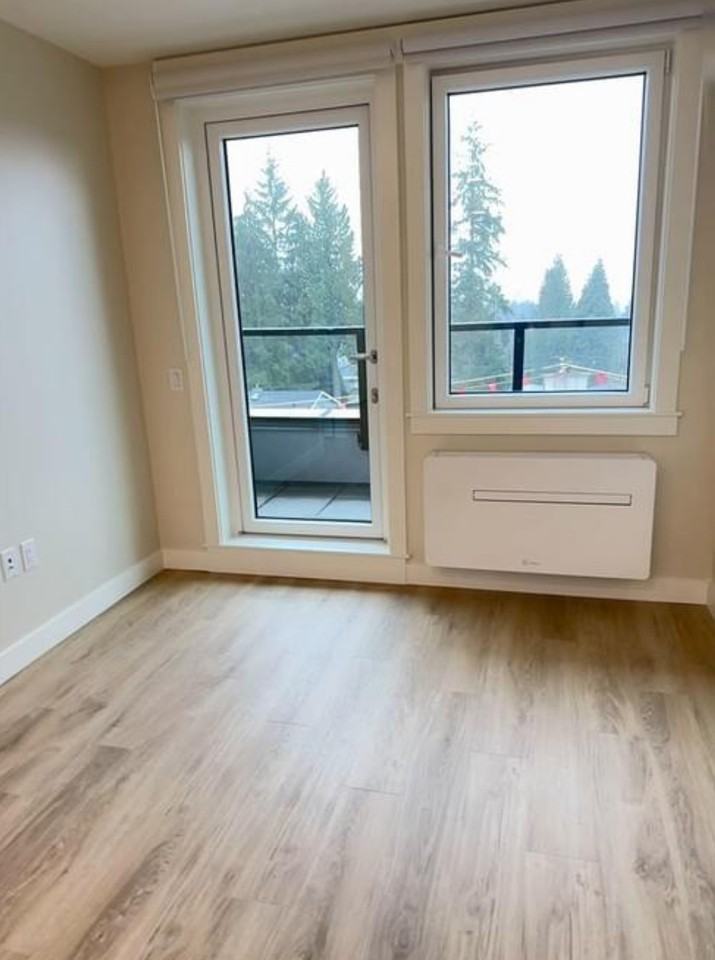 600 West Queens Road - Photo 2 of 7