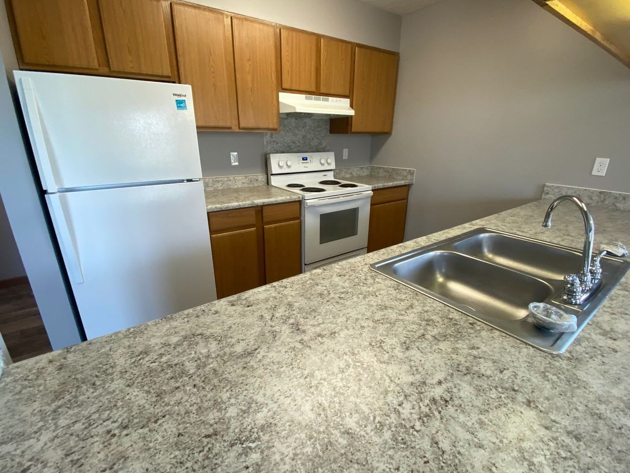 Greenview Apartments - Photo 3 of 23