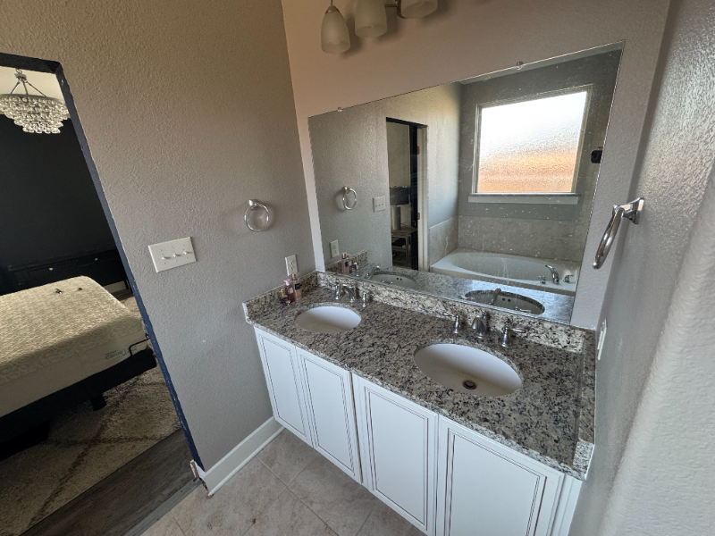 771 Lancashire Ln - Photo 3 of 13