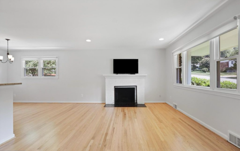 5954 Kedron St - Photo 4 of 20