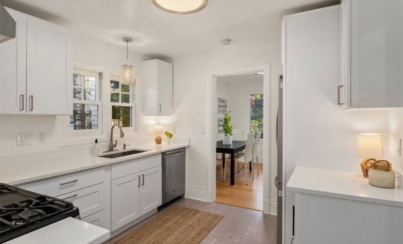 4258 33rd Ave W - Photo 6 of 21