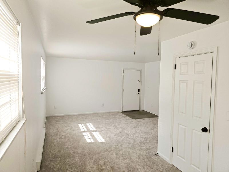 5856 Highview Dr - Photo 4 of 9