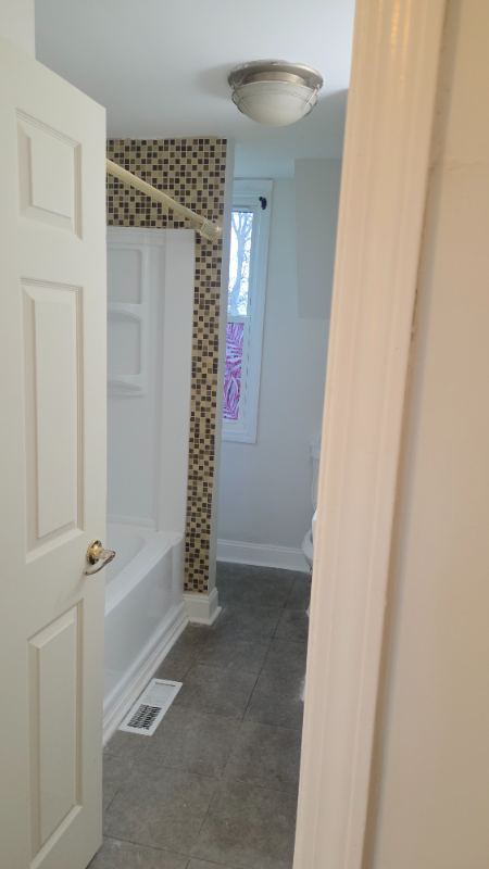 110 Noble Ave - Photo 3 of 4