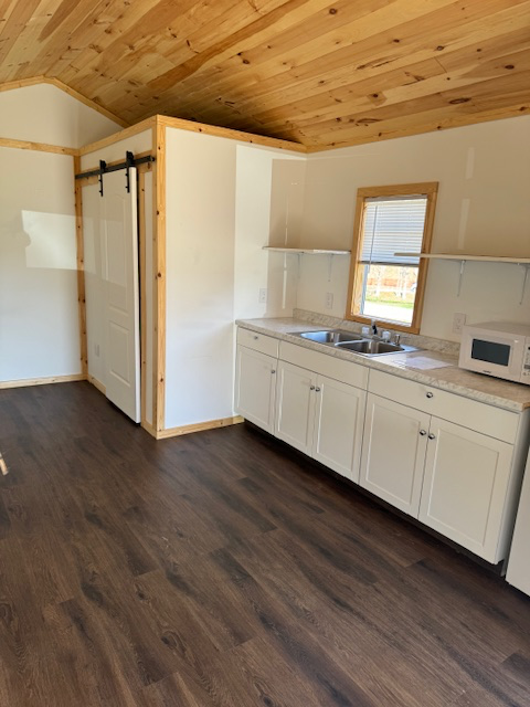 9824 Hwys #7 - Photo 4 of 12