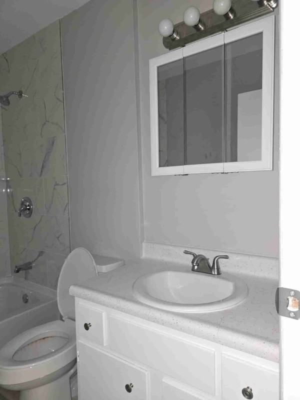 63 Gloria Ave - Photo 2 of 17