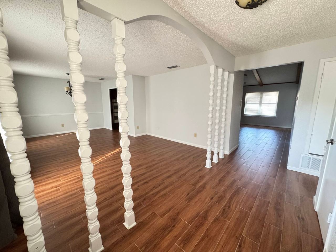 807 Bass Cir - Photo 2 of 27