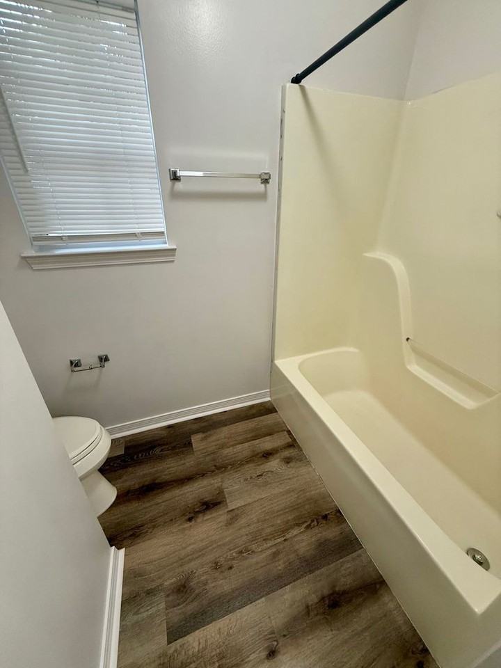1106 Sweetbriar Sta - Photo 5 of 13