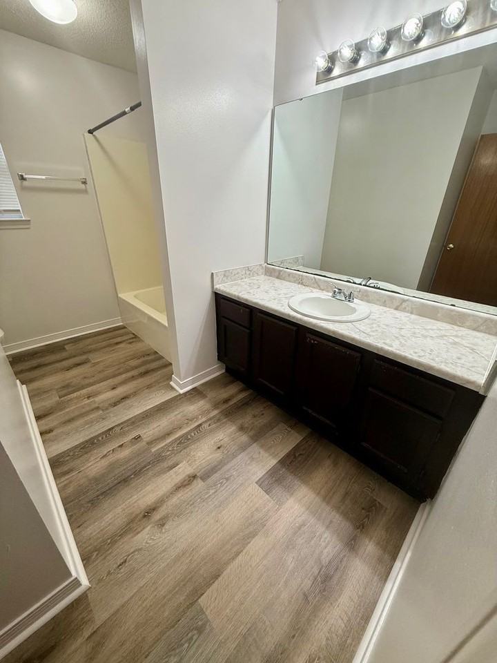 1106 Sweetbriar Sta - Photo 6 of 13