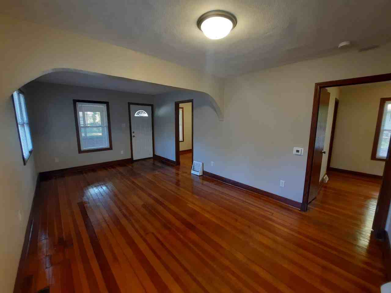 2036 Capitol Ave - Photo 2 of 22