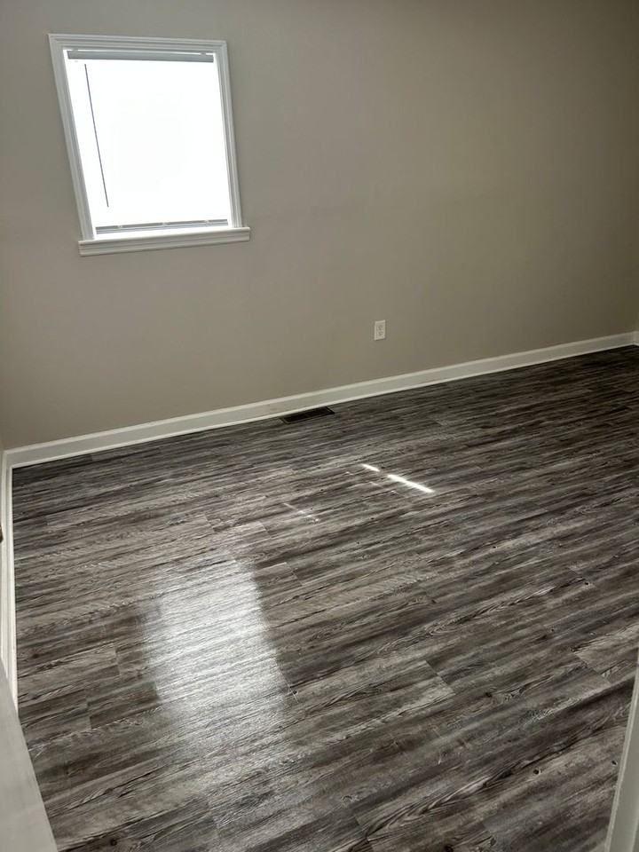 1019 Bradley Ave - Photo 6 of 18