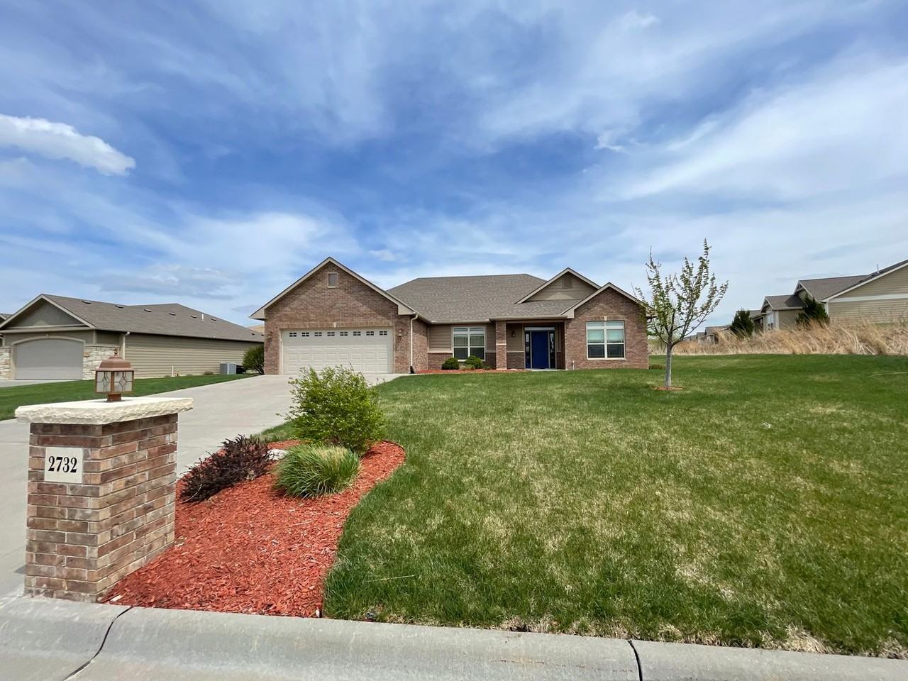 2732 Tobacco Rd - Photo 2 of 26