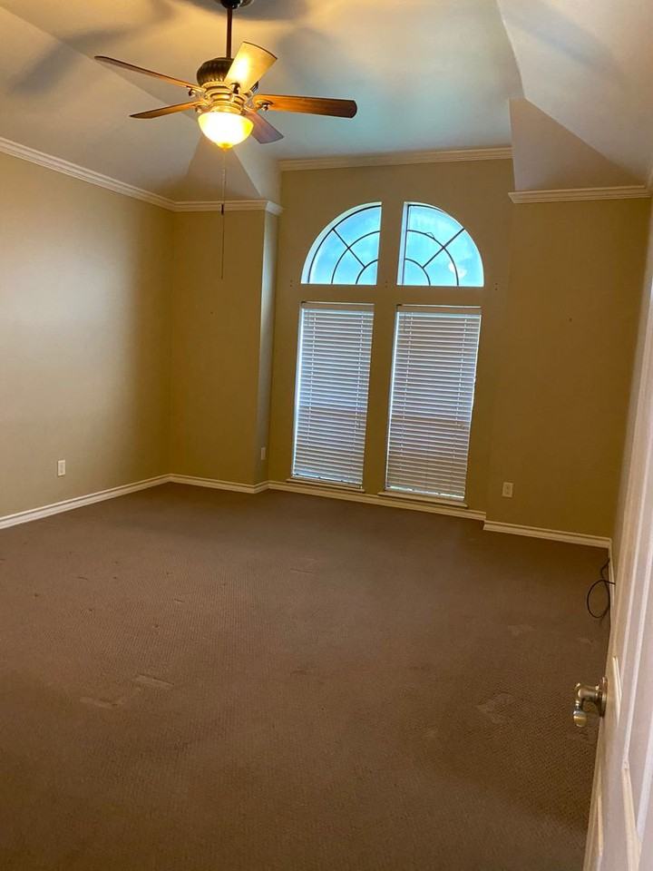 7029 Chiswick Dr - Photo 6 of 8