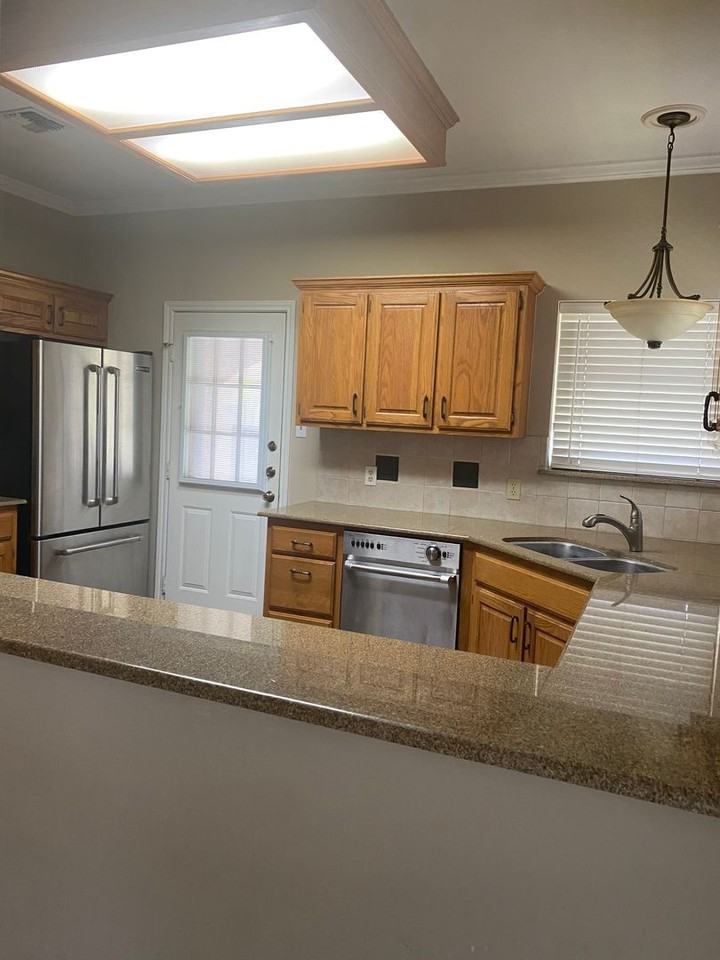 7029 Chiswick Dr - Photo 4 of 8