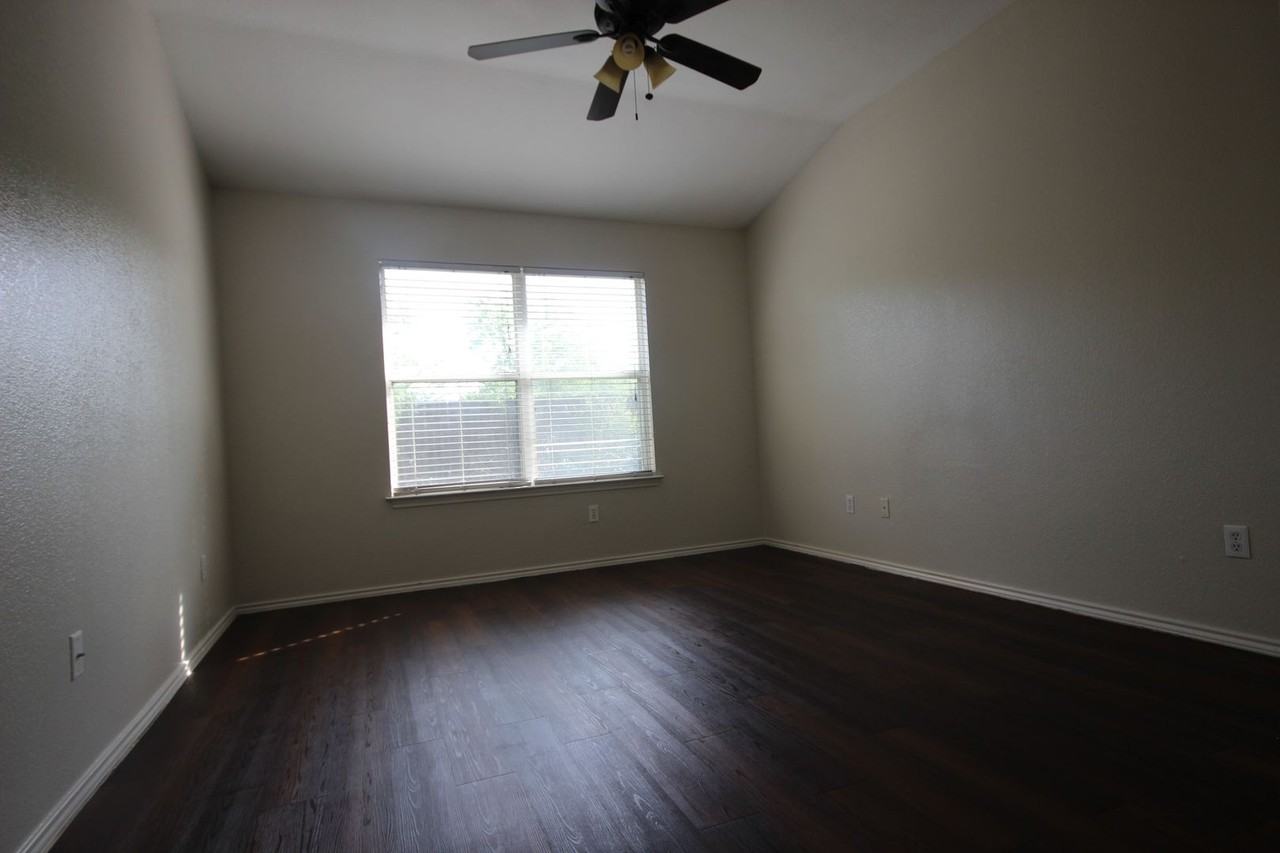 14606 Rumfeldt St - Photo 7 of 19