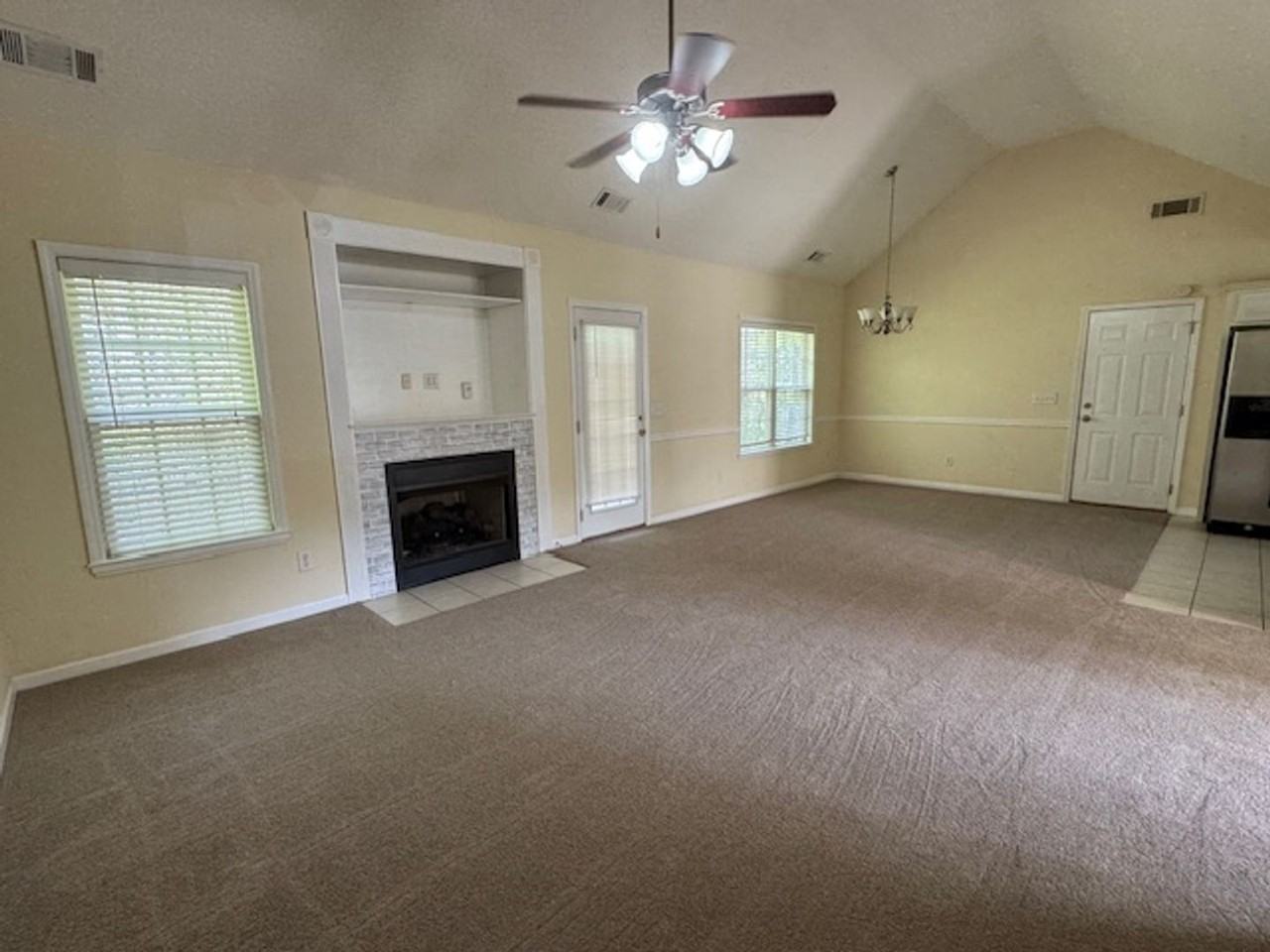 113 Waters Edge Dr - Photo 2 of 7