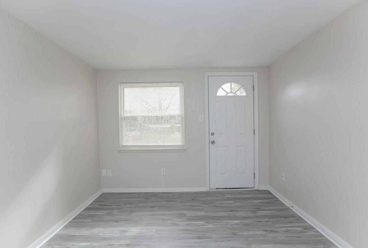 1232 Clydesdale Ln - Photo 2 of 31