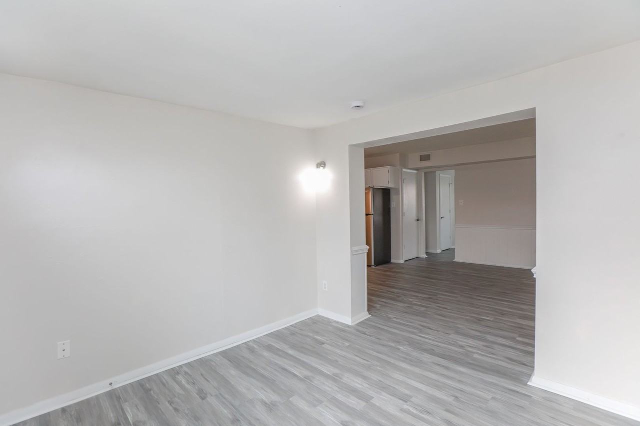 1232 Clydesdale Ln - Photo 4 of 31