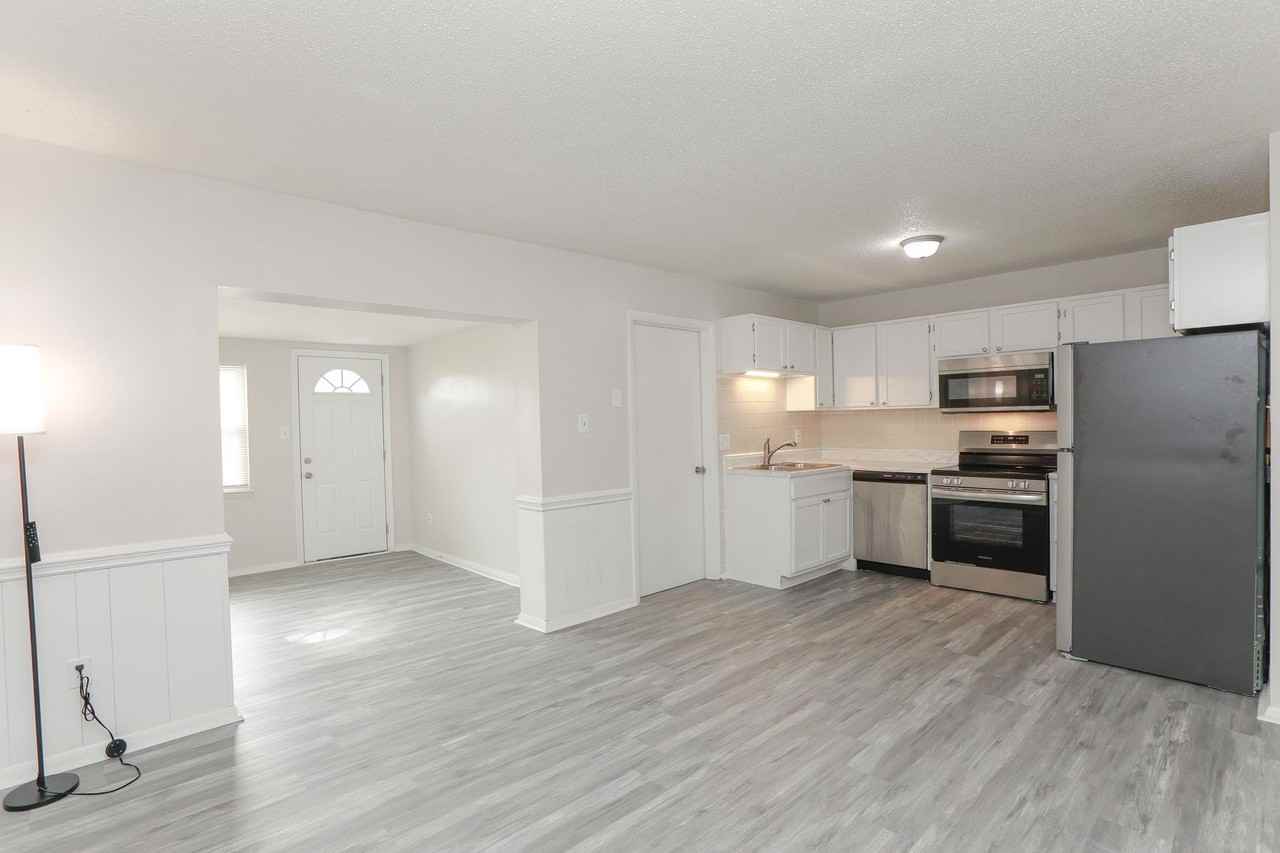 1232 Clydesdale Ln - Photo 5 of 31