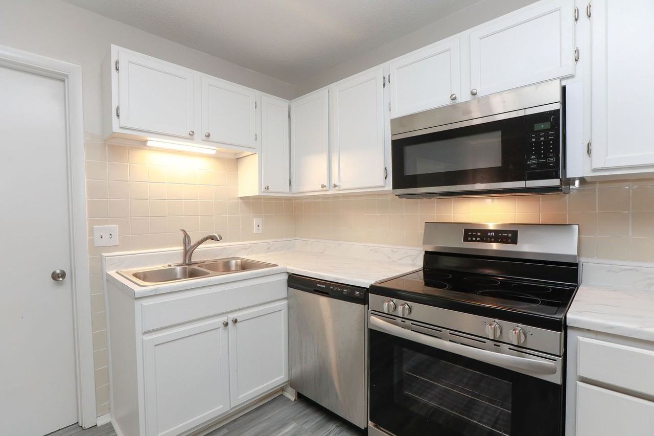 1232 Clydesdale Ln - Photo 7 of 31