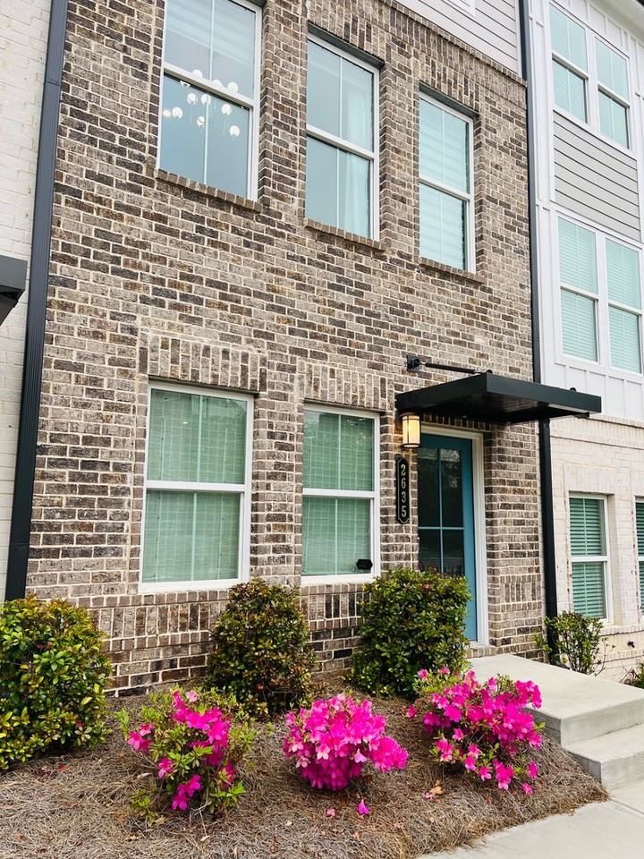 2635 Creekside Dr Nw - Photo 2 of 48