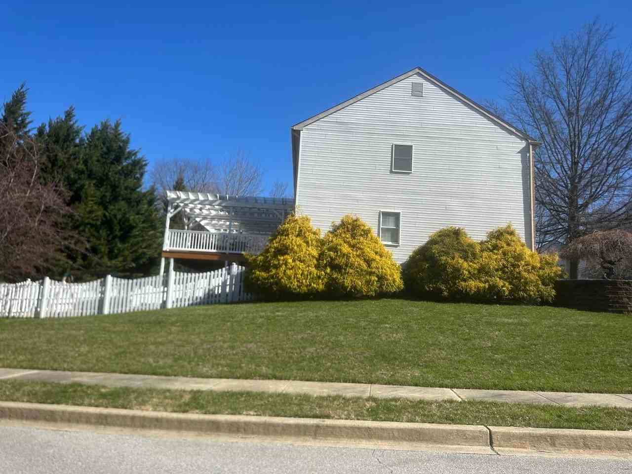 1 Bowman Way - Photo 2 of 31