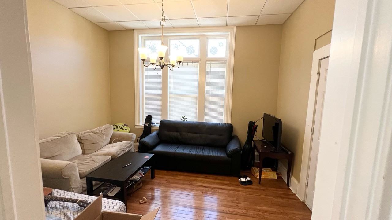 395 Orange St - Photo 2 of 8