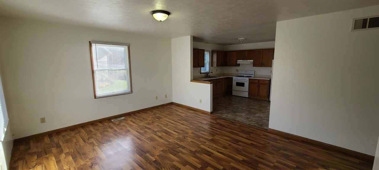 107 Vinson Ct - Photo 3 of 16